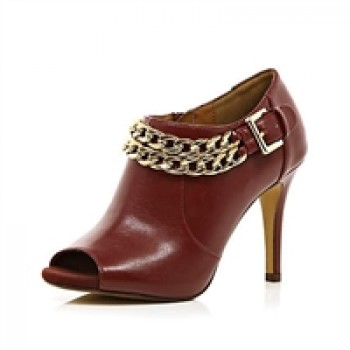 Dark red chain trimmed shoe boots 